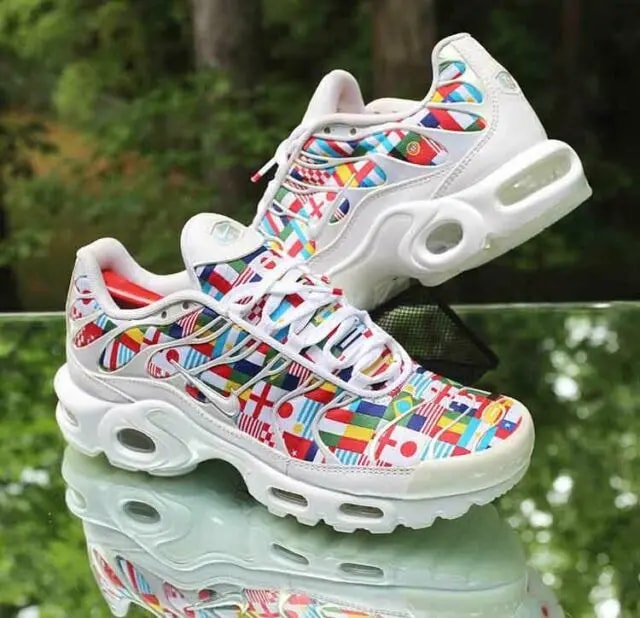 Giày Nike Air Max Plus 'International Flag' AO5117-100 — ảnh 2
