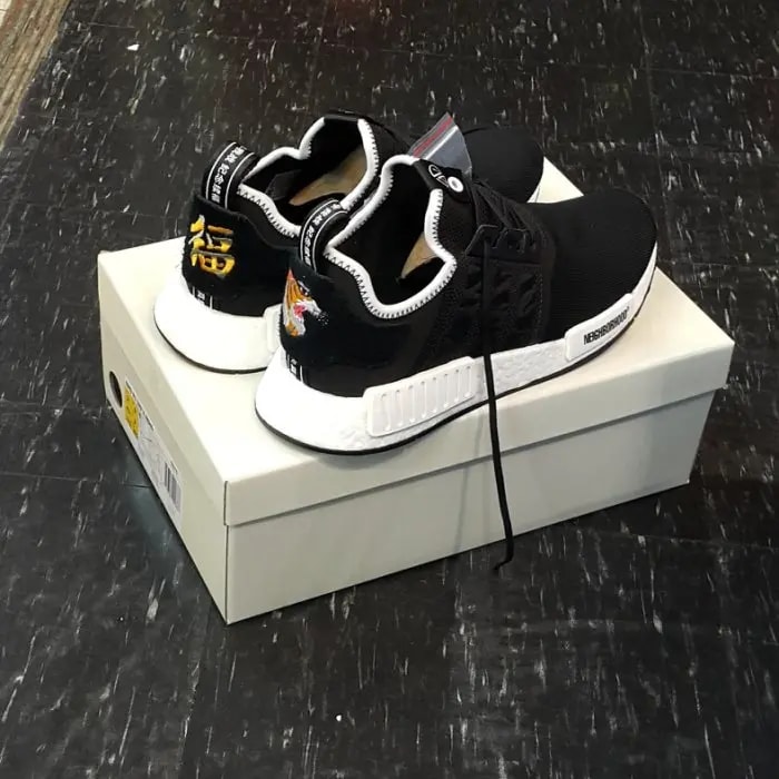 Giày Adidas Invincible x Neighborhood x NMD R1 'Tiger' CQ1775 — ảnh 4