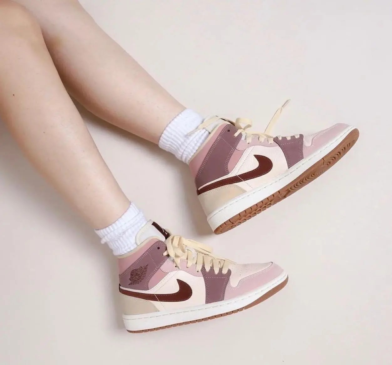 Giày Nike Air Jordan 1 Mid 'Dressed For Fall' DO7440-821 — ảnh 3