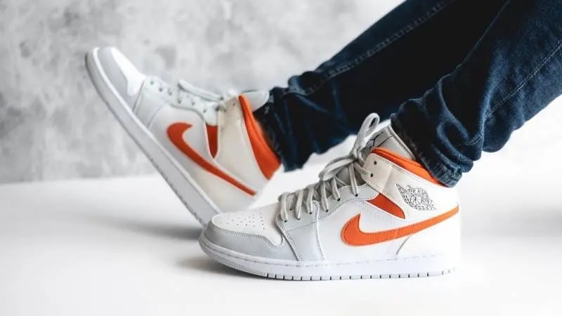 Giày Nike Air Jordan 1 Mid 'Starfish Pure Platinum' CW7591-100 — ảnh 4