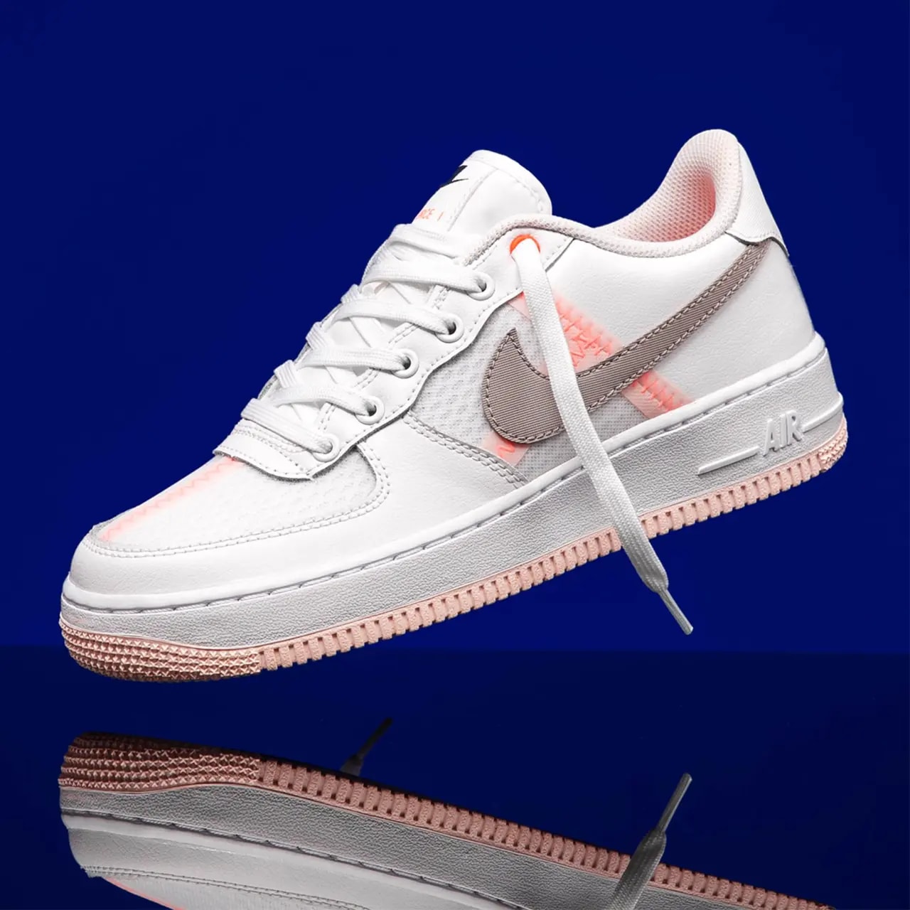 Giày Nike Air Force 1 LV8 1 GS 'White Hyper Crimson' AV0743-100 — ảnh 2