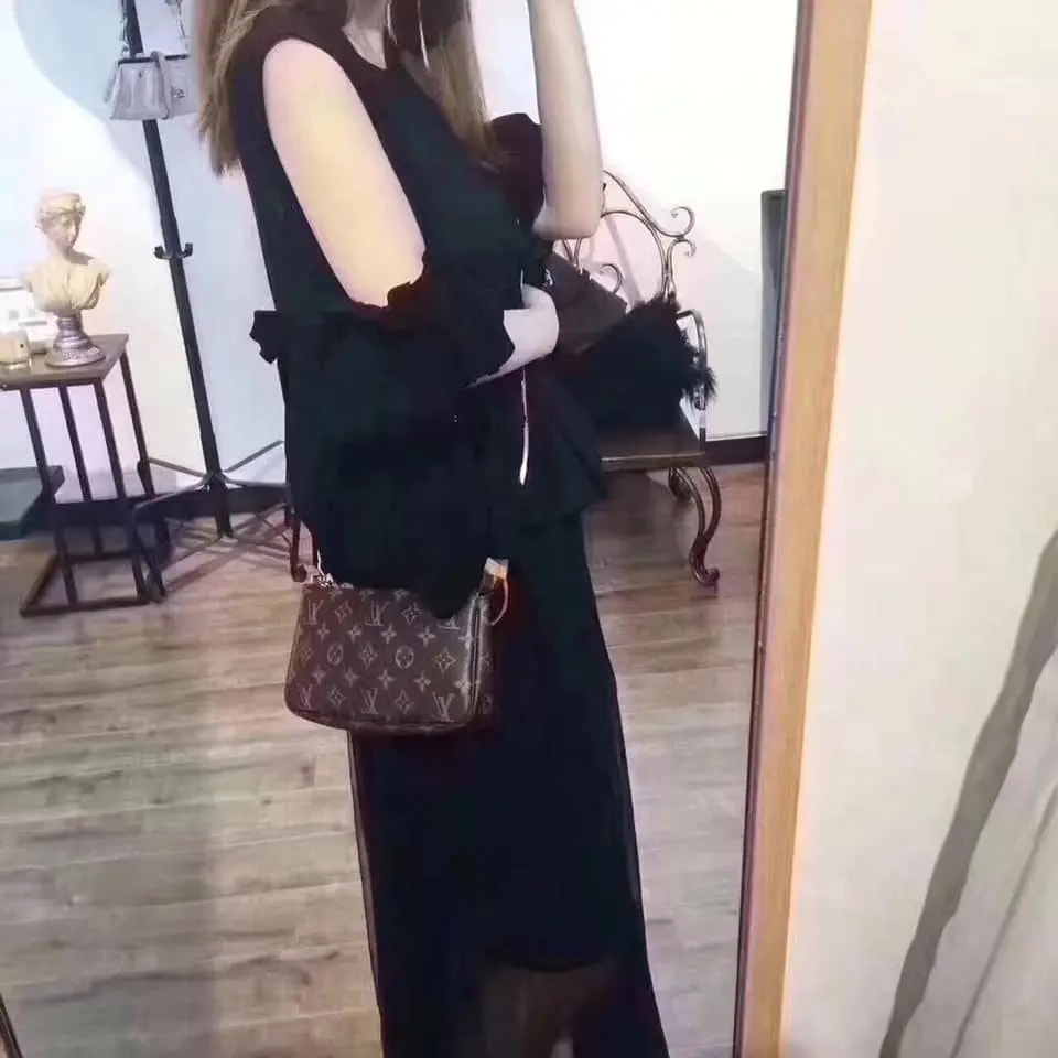 Túi Louis Vuitton Pochette Accessories Monogram Canvas M40712 — ảnh 2