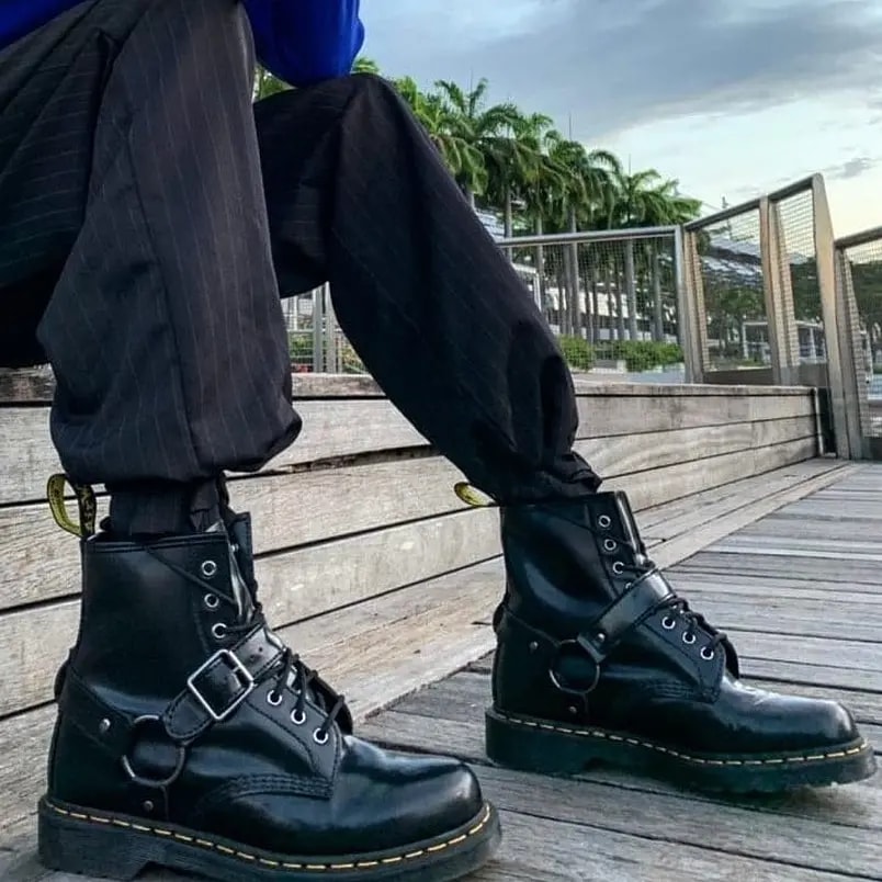 Giày Dr. Martens 1460 Black Harness Leather Lace Up Boots 25163001 — ảnh 2