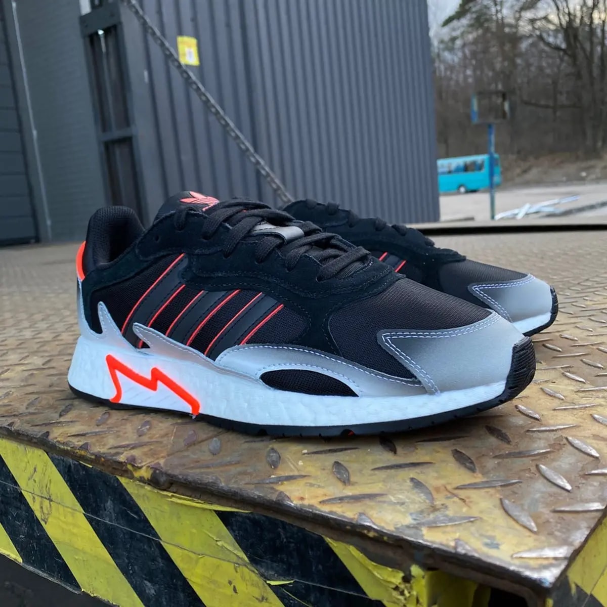 Giày Adidas Tresc Run 'Core Black Solar Red' EG7411 — ảnh 4