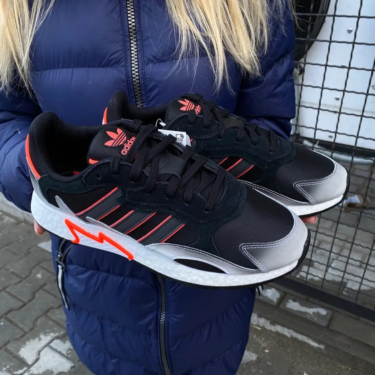 Giày Adidas Tresc Run 'Core Black Solar Red' EG7411 — ảnh 5