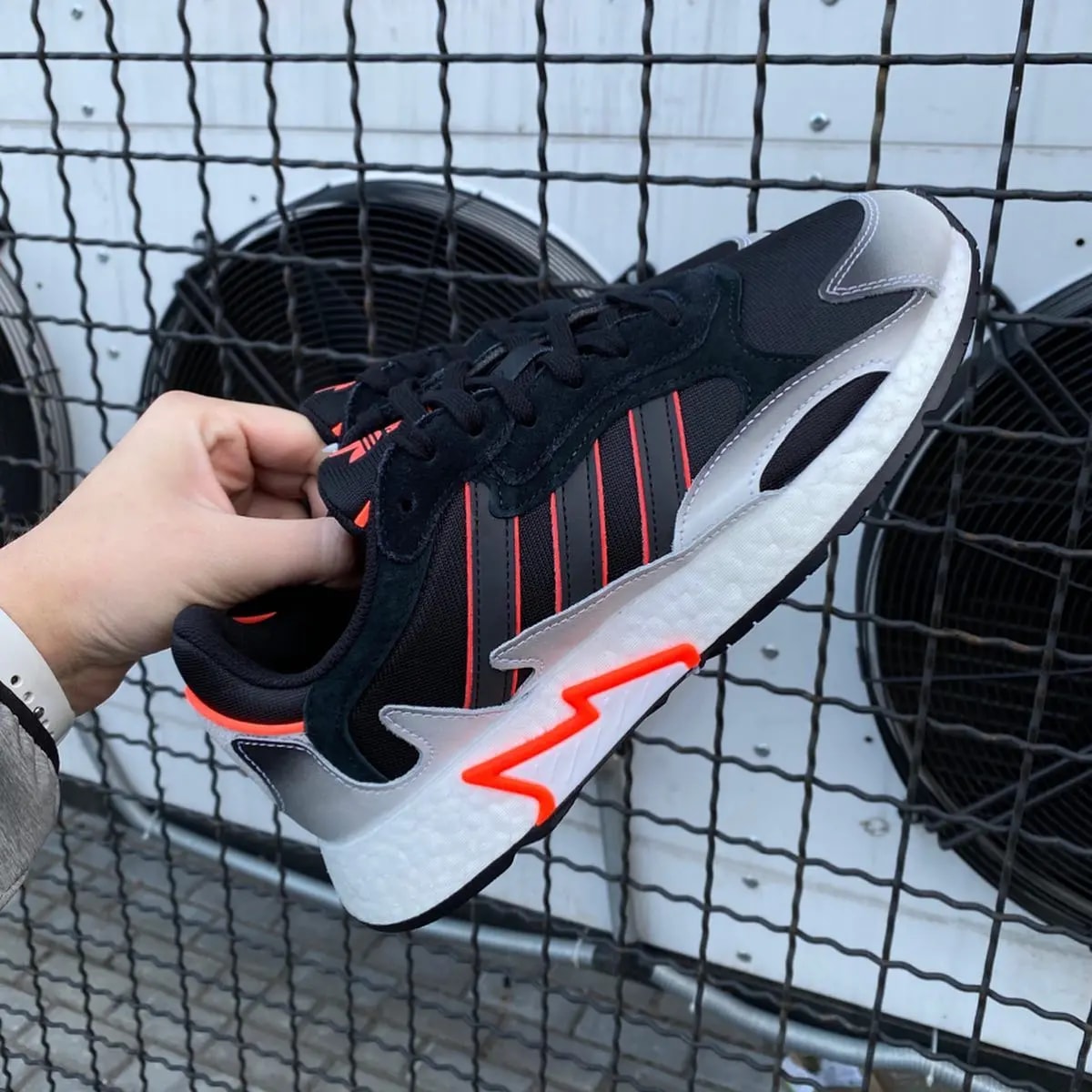 Giày Adidas Tresc Run 'Core Black Solar Red' EG7411 — ảnh 3