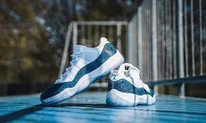Giày Nike Air Jordan 11 Retro Low 'Navy Snakeskin' 2019 CD6846-102 — ảnh 2