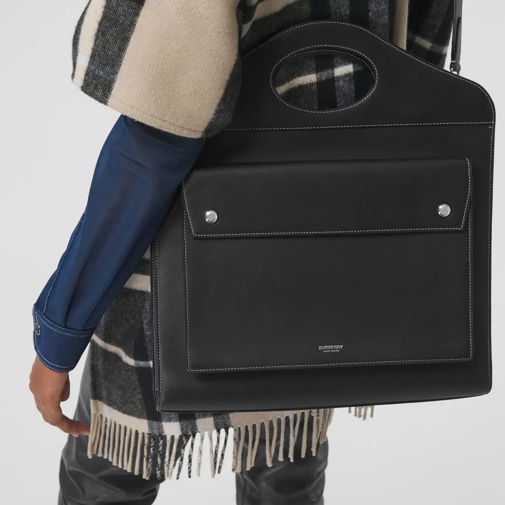 Túi Burberry Medium Topstitched Leather Pocket Bag 'Black' — ảnh 3