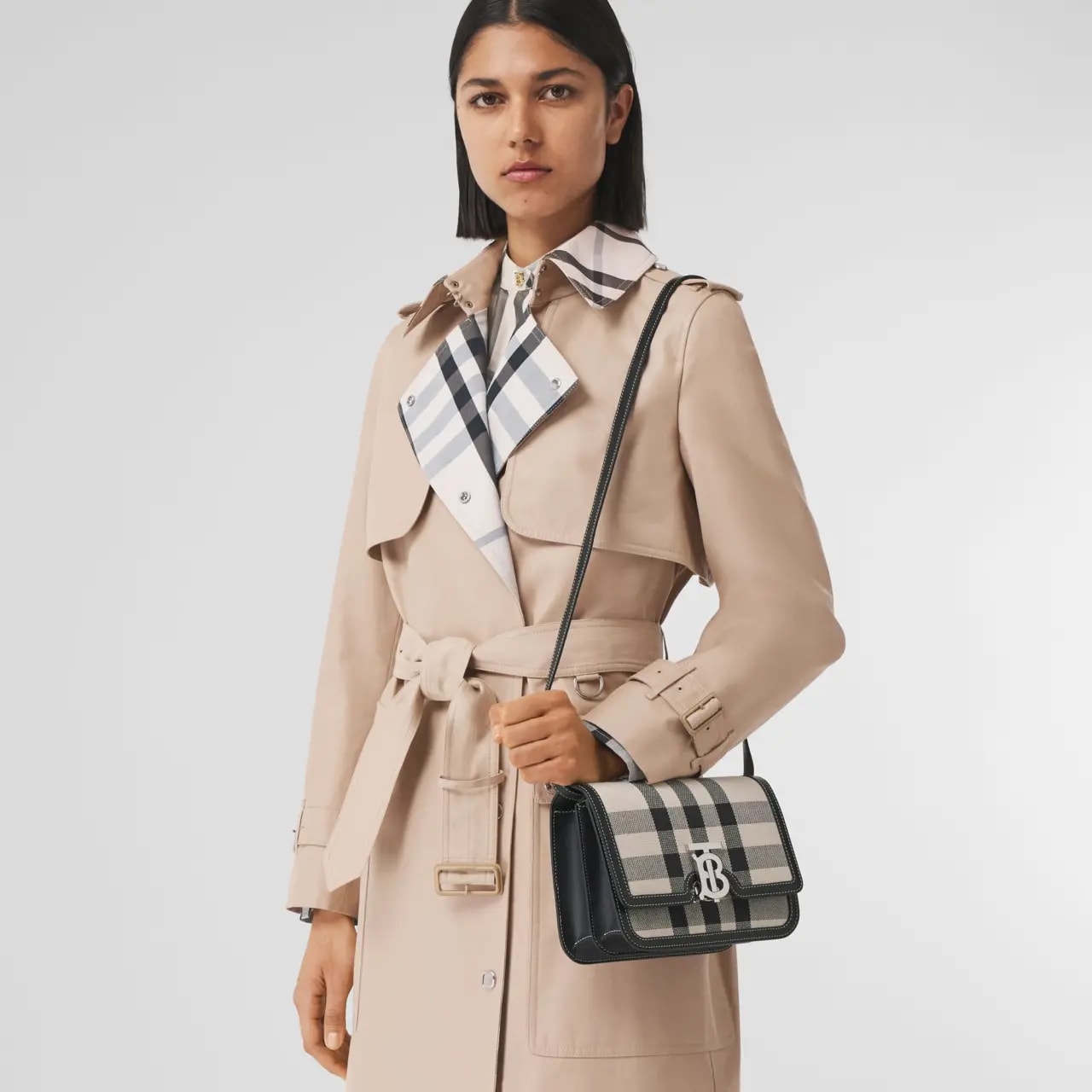 Túi Burberry Small Check Canvas and Leather TB Bag 'Butter Beige Black' — ảnh 3