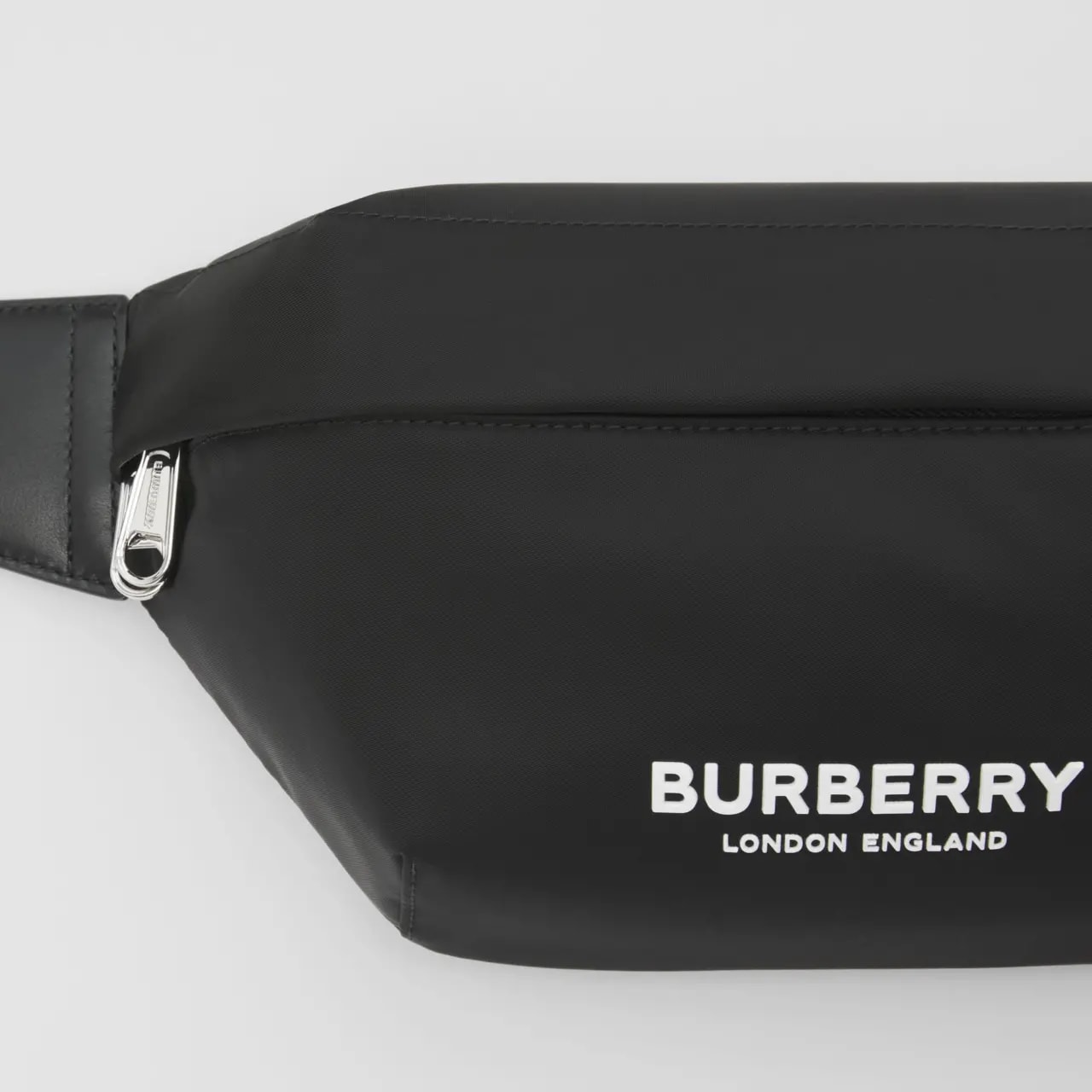 Túi Burberry Logo Print Nylon Sonny Bum Bag 'Black' p80490951 — ảnh 2
