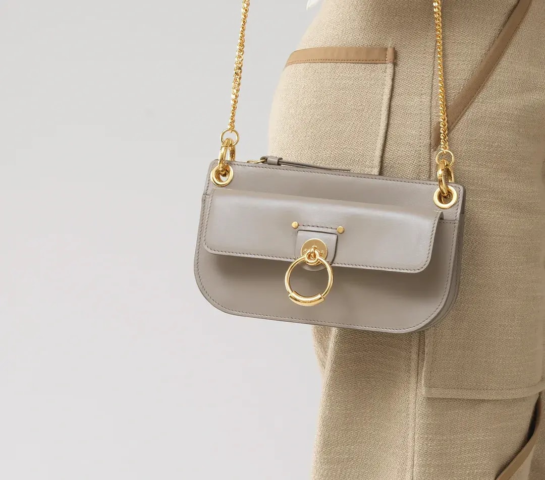Túi Chloe Tess Small Cross-Body Pouch In Shiny Calfskin CHC20AP044A3723W — ảnh 5
