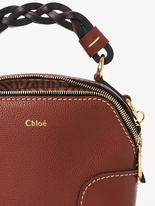 Túi Chloe Mini Daria Chain Bag In Grained &amp; Shiny Calfskin CHC20WS362C6227S — ảnh 4