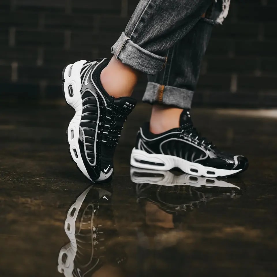 Giày Nike Wmns Air Max Tailwind 4 NRG 'Black Patent' CK4122-001 — ảnh 3
