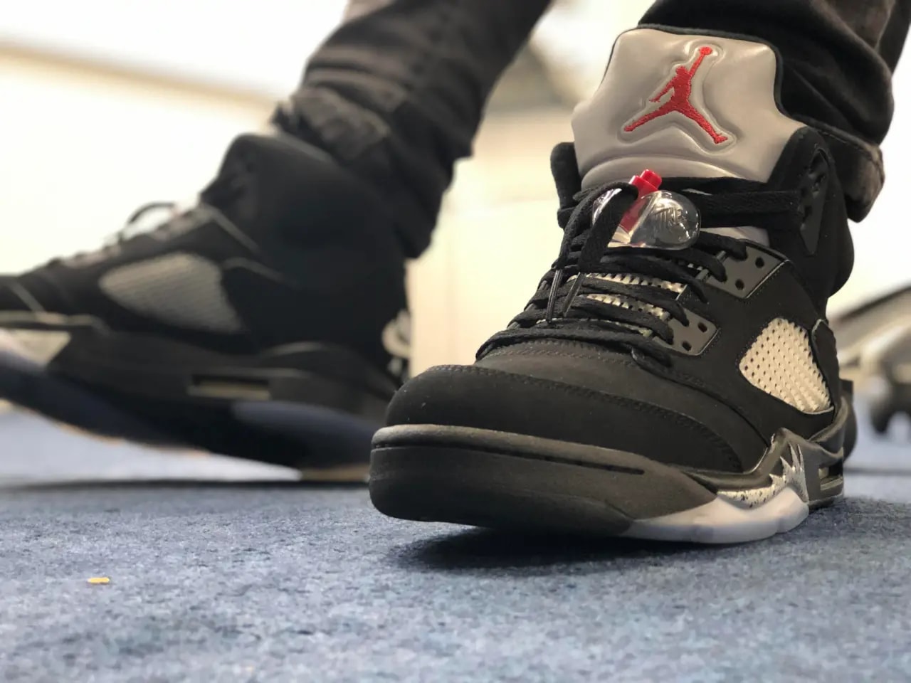 Giày Nike Air Jordan 5 Retro 'Metallic' 2011 136027-010 — ảnh 4
