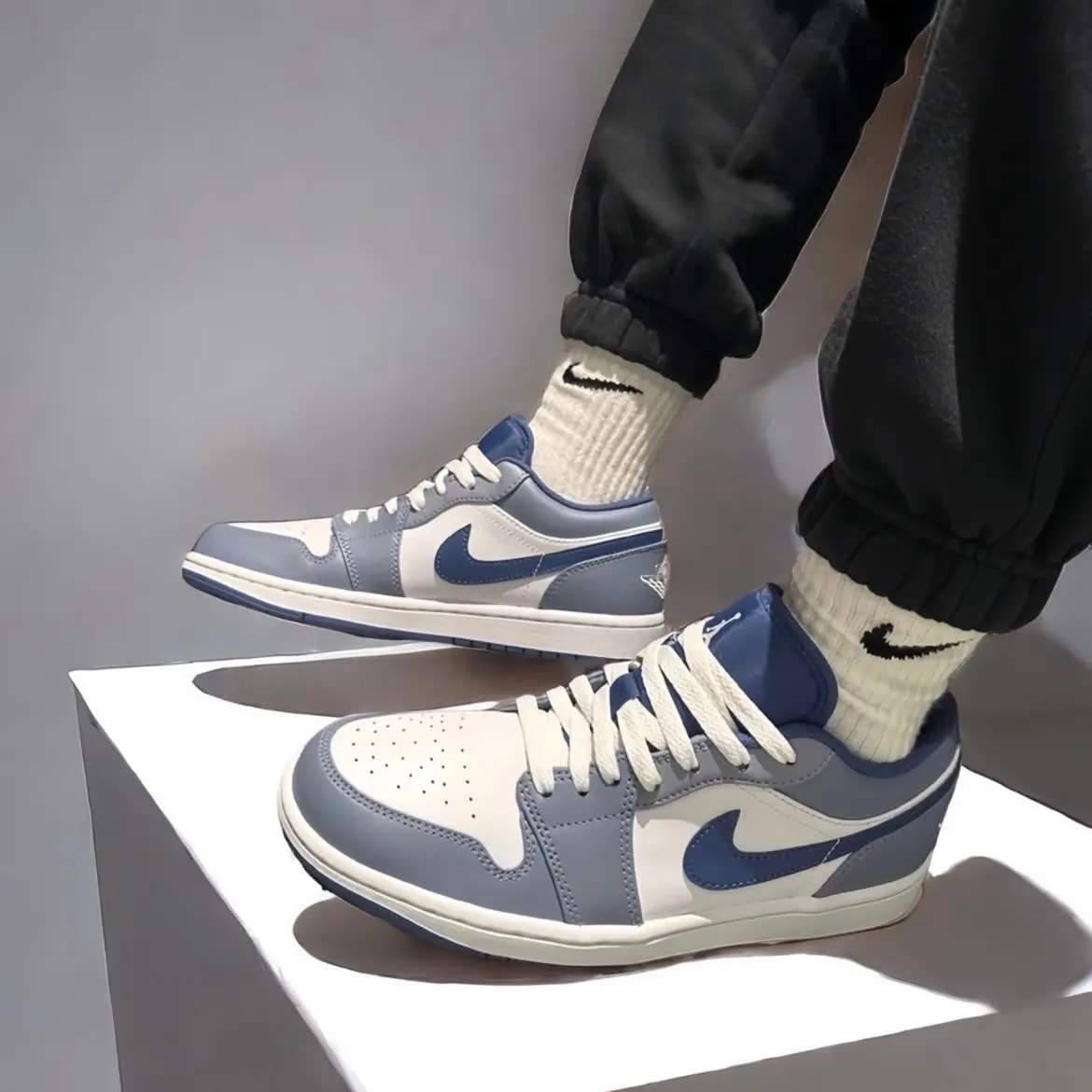 Giày Nike Air Jordan 1 Low 'Ashen Slate' 553558-414 — ảnh 4