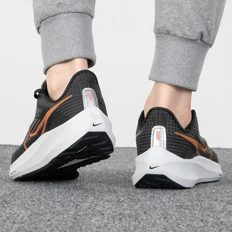 Giày Nike Air Winflo 9 'Grey Metallic Copper' DH4072-007 — ảnh 4