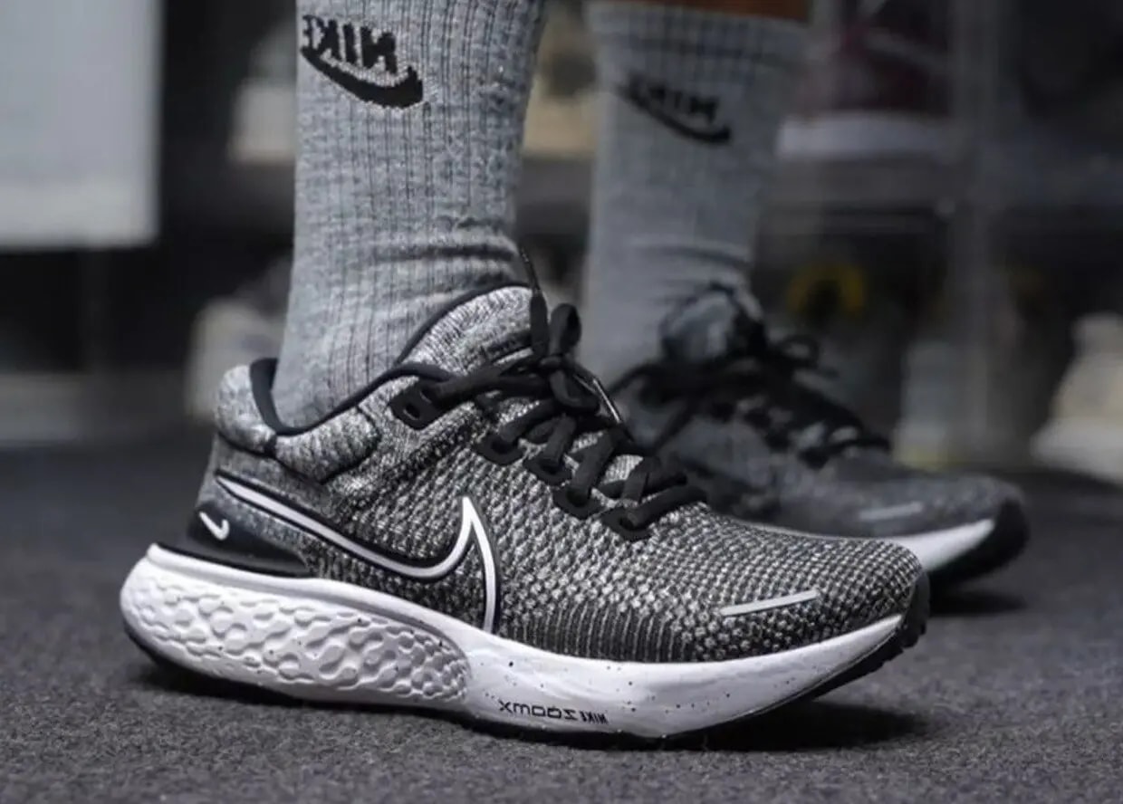 Giày Nike ZoomX Invincible Run Flyknit 'Black White' CT2228-103 — ảnh 2