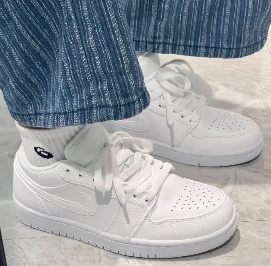 Giày Nike Air Jordan 1 Low 'All White' 553560-130 — ảnh 2
