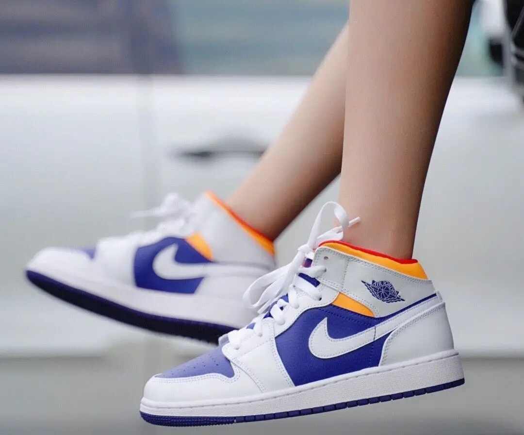 Giày Nike Air Jordan 1 Mid GS 'White Deep Royal Blue' 554725-131 — ảnh 3
