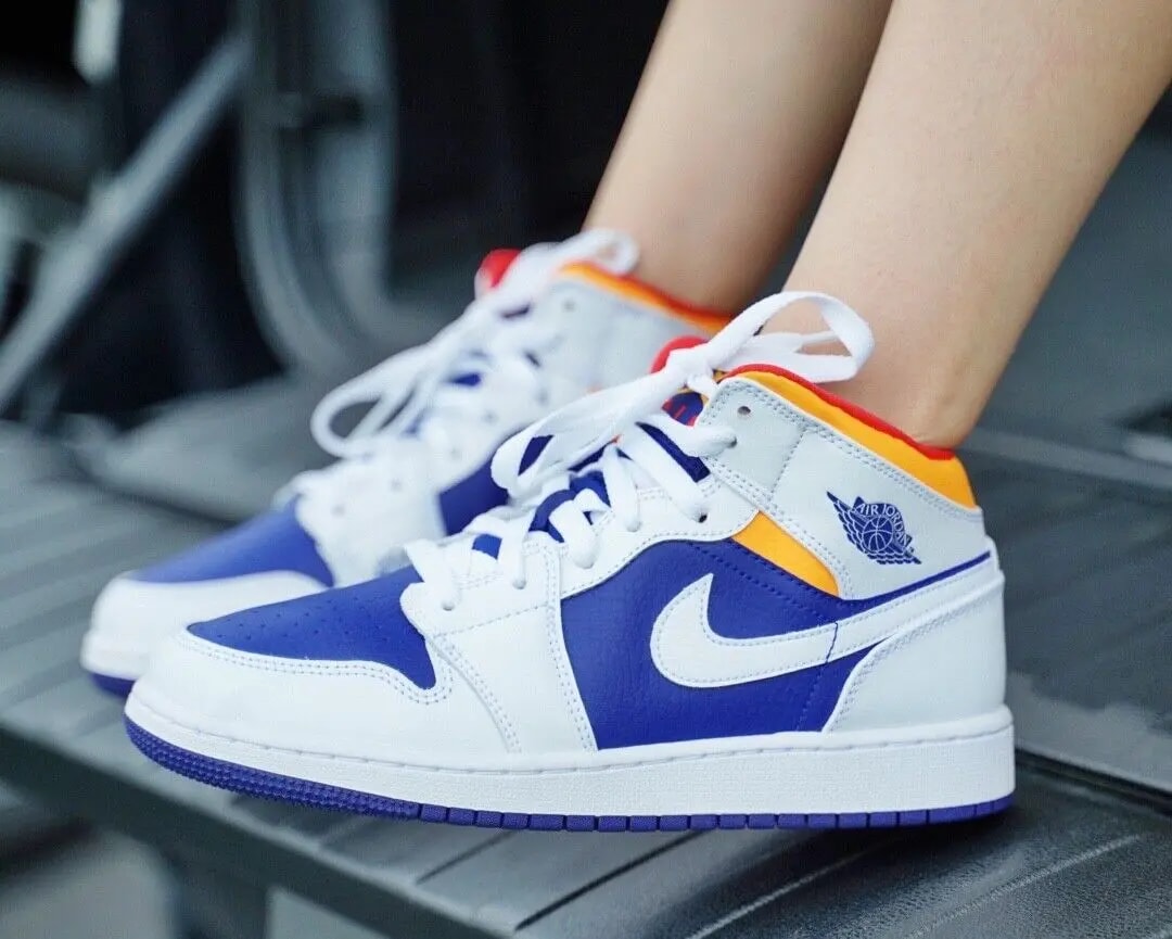 Giày Nike Air Jordan 1 Mid GS 'White Deep Royal Blue' 554725-131 — ảnh 4