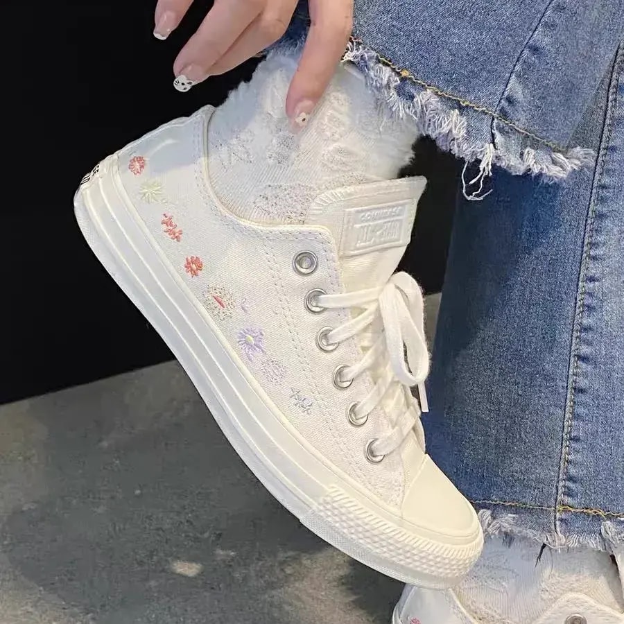 Giày Converse Chuck Taylor All Star Embroidered Floral A01595C — ảnh 2