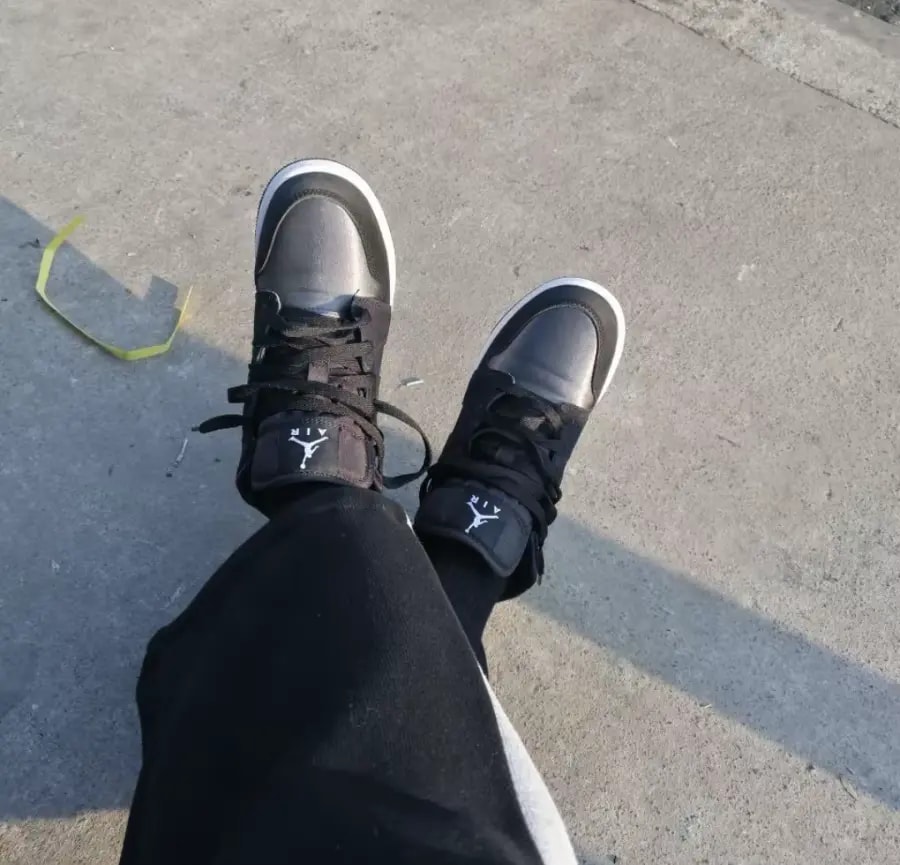Giày Nike Air Jordan 1 Mid SE GS 'Black Anthracite' BQ6931-012 — ảnh 2