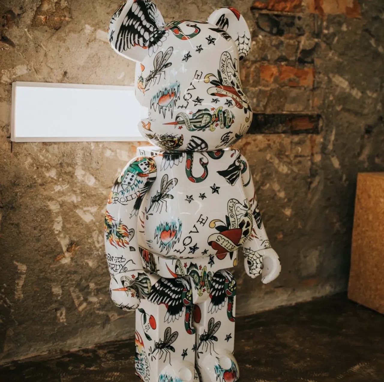 Mô Hình Bearbrick Ed Hardy White — ảnh 4