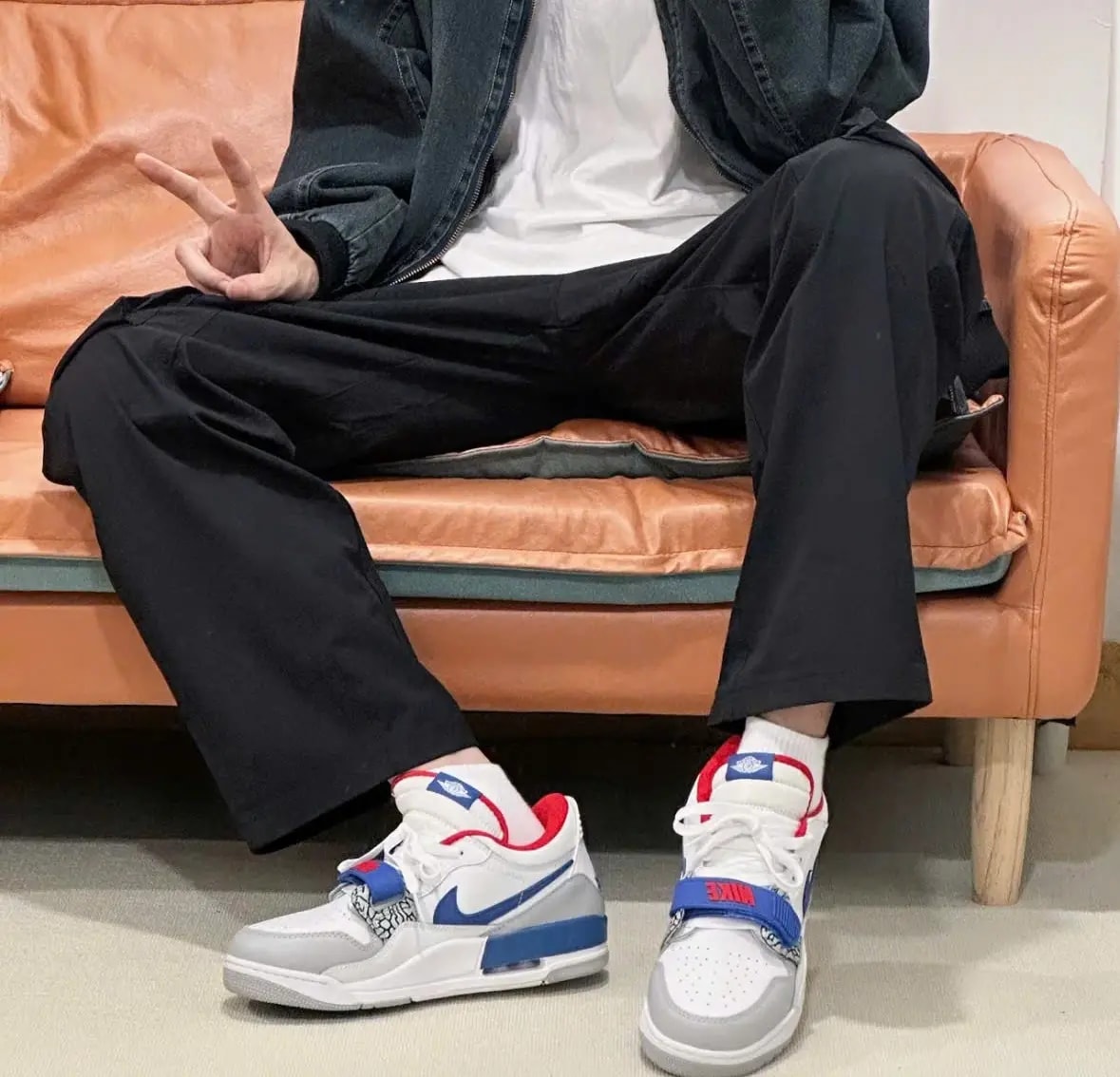 Giày Nike Air Jordan Legacy 312 Low GS 'White French Blue' CD9054-104 — ảnh 2