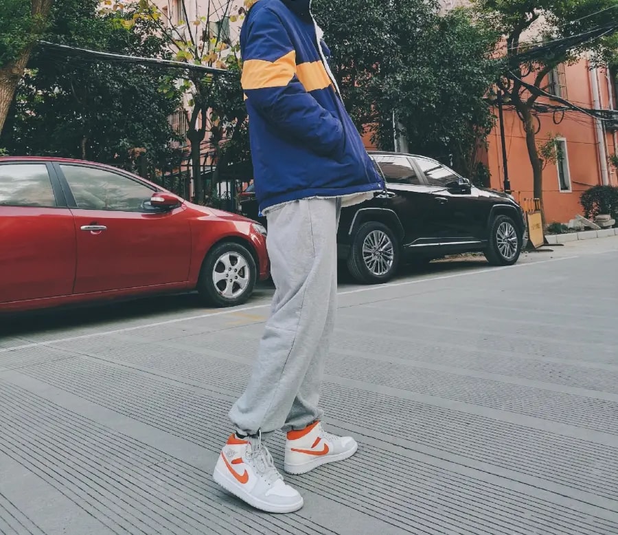 Giày Nike Air Jordan 1 Mid 'Starfish Pure Platinum' CW7591-100 — ảnh 2