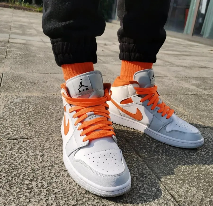 Giày Nike Air Jordan 1 Mid 'Starfish Pure Platinum' CW7591-100 — ảnh 5