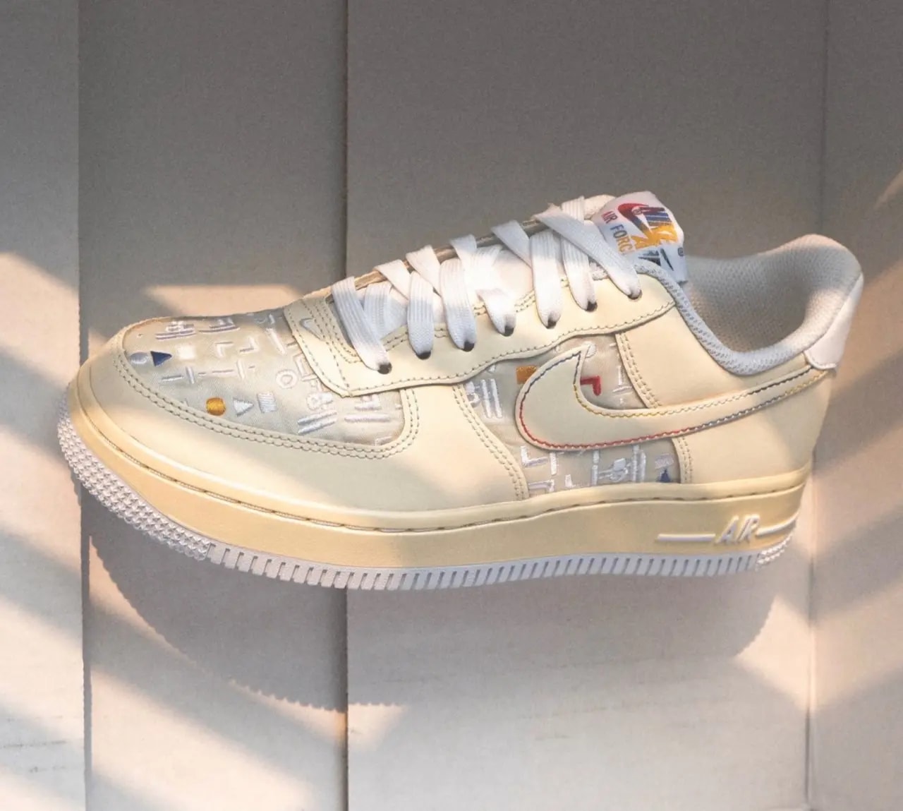 Giày Nike Air Force 1 Low '07 LV8 Hangul Day Cream DO2701-715 — ảnh 3