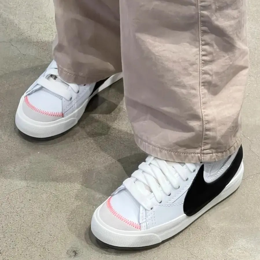 Giày Nike Wmns Blazer Mid '77 Jumbo 'White Black' DQ1471-100 — ảnh 4