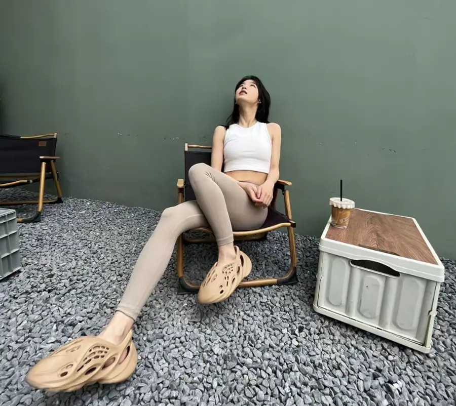 Dép Adidas Yeezy Foam Runner 'Ochre' GW3354 — ảnh 4