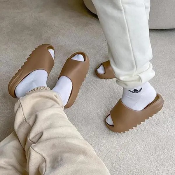 Dép  Adidas Yeezy Slides 'Core' 2021 GW5350 — ảnh 2