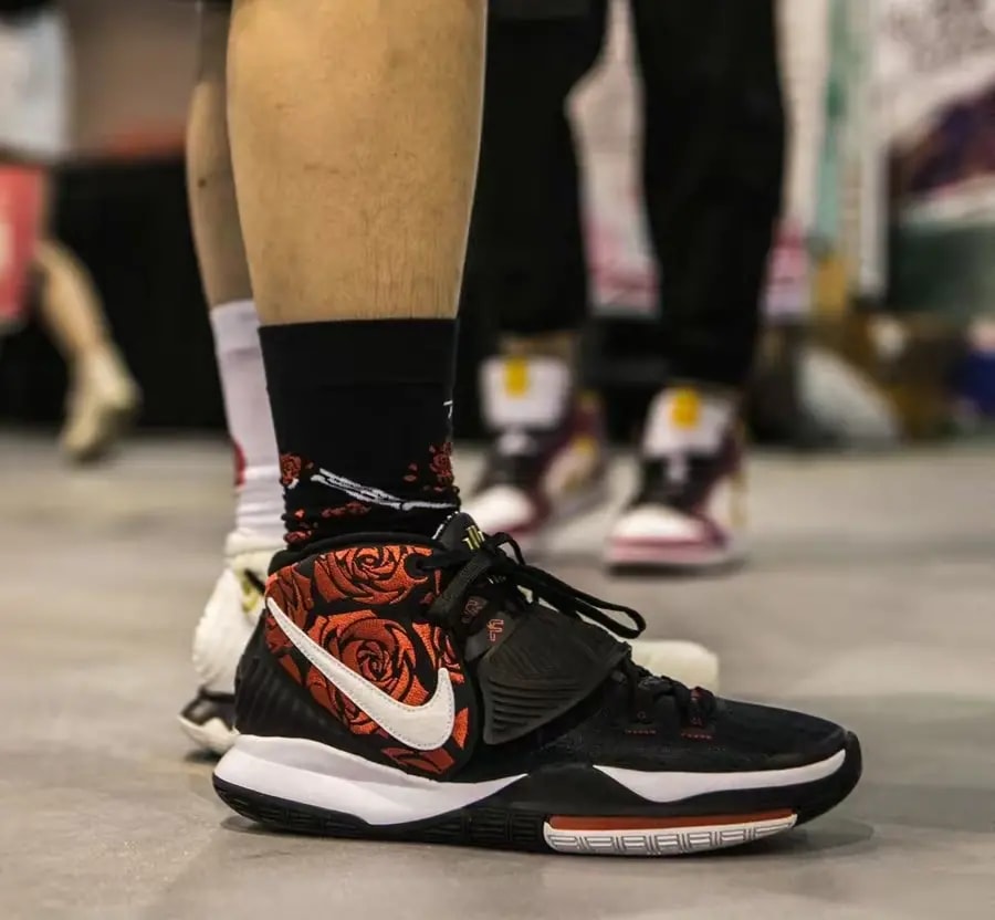 Giày Nike Sneaker Room x Kyrie 6 'Mom Black' DC3269-001 — ảnh 3