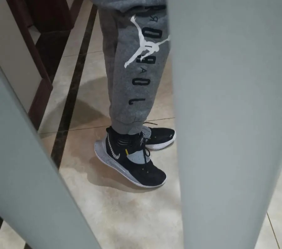 Giày Nike Kyrie Low 3 Team 'Black Wolf Grey' CW6228-004 — ảnh 4