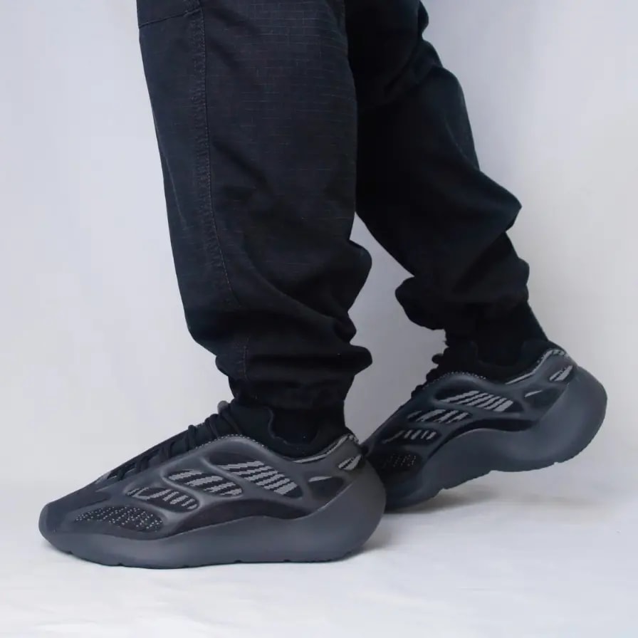 Giày Adidas Yeezy 700 V3 'Dark Glow' GX6144 — ảnh 2