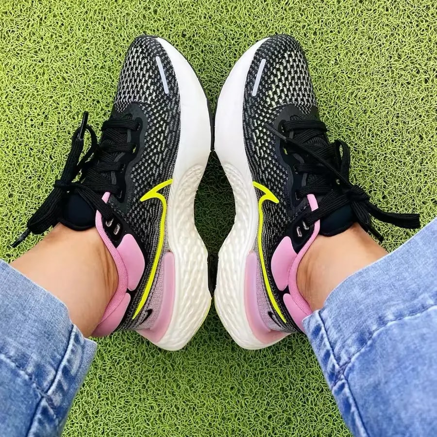 Giày Nike Wmns ZoomX Invincible Run Flyknit 'Black Elemental Pink' CT2229-002 — ảnh 2