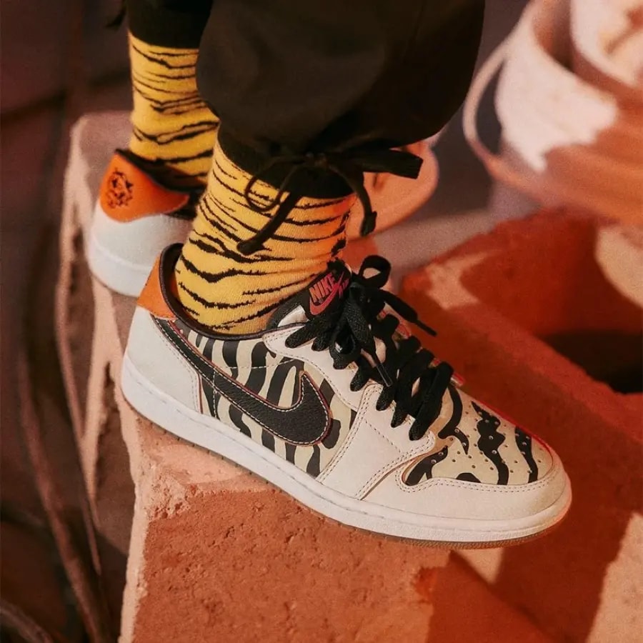 Giày Nike Air Jordan 1 Low Chinese New Years DH6932-100 — — ảnh 2