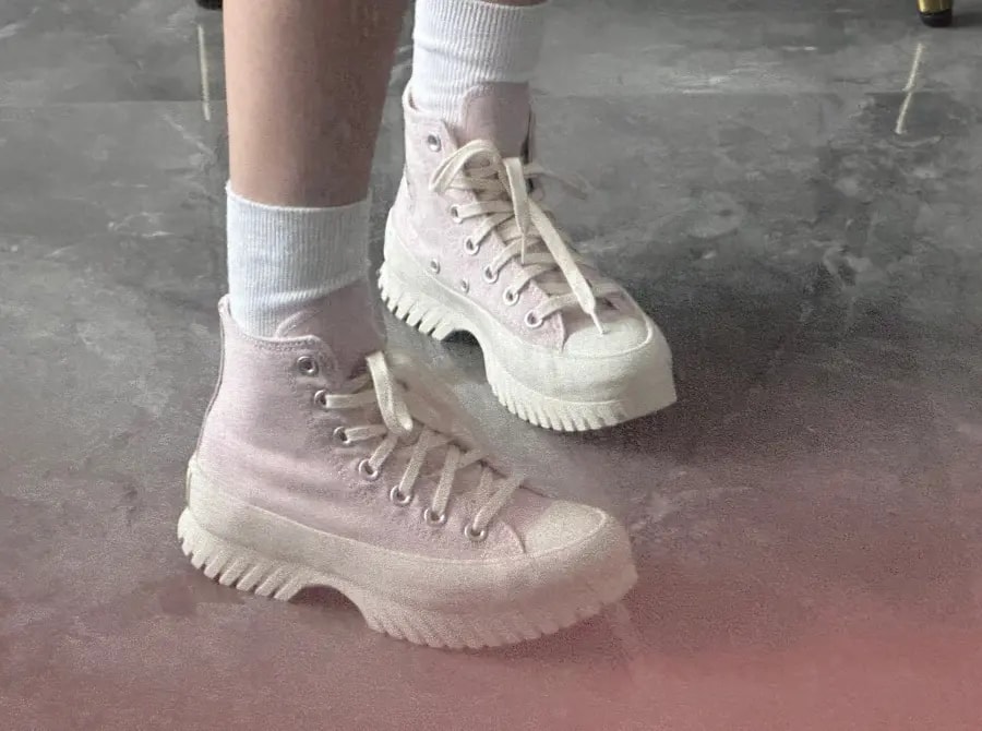 Giày Converse Women's CT All Star Lugged 2.0 Hi Sneaker 'White' A02424C — ảnh 4