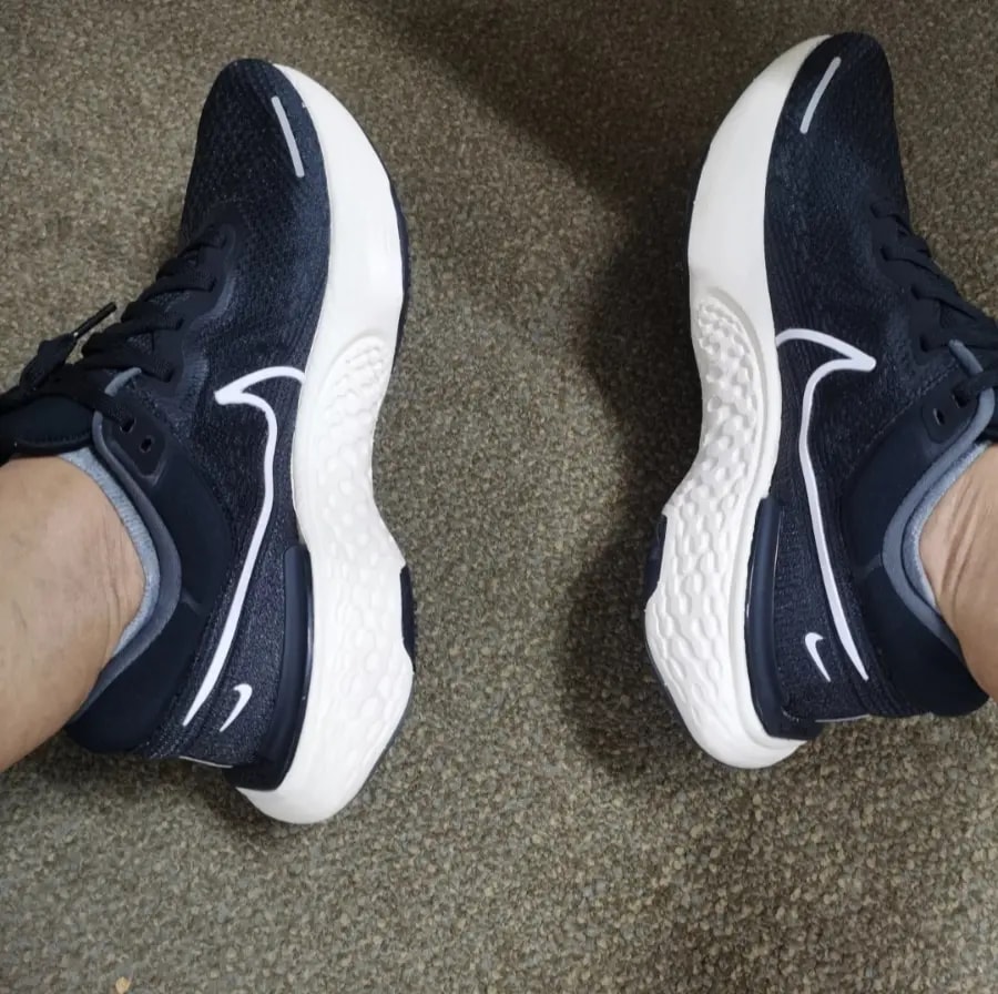 Giày Nike Wmns ZoomX Invincible Run Flyknit 'Black White' CT2229-001 — ảnh 3
