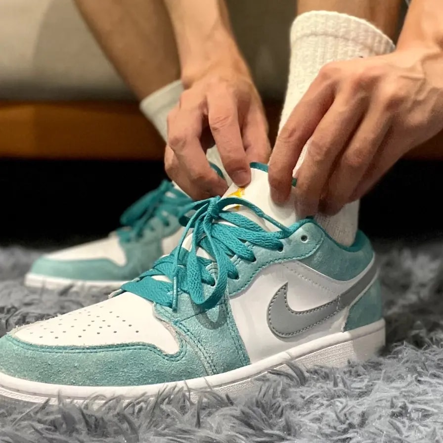 Giày Nike Air Jordan 1 Low 'New Emerald' DN3705-301 — ảnh 2