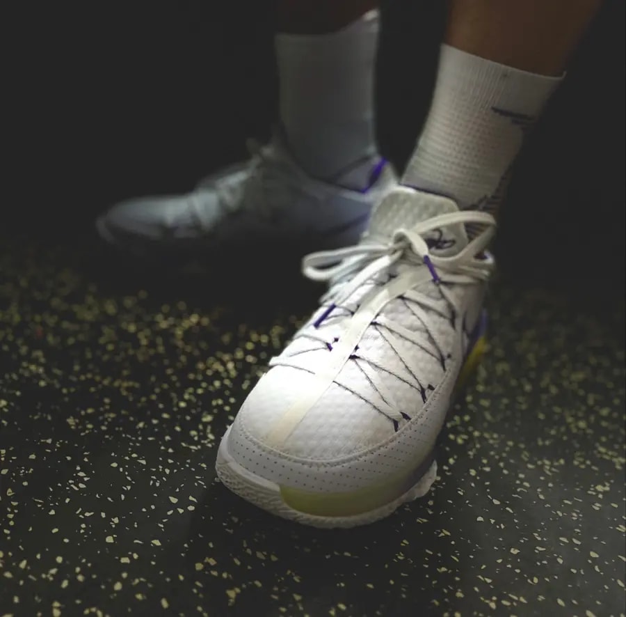 Giày Nike LeBron 17 Low 'Lakers' CD5007-102 — ảnh 5