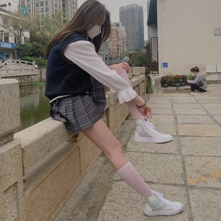 Giày Converse Chuck Taylor All Star High 'Translucent' 165609C — ảnh 2