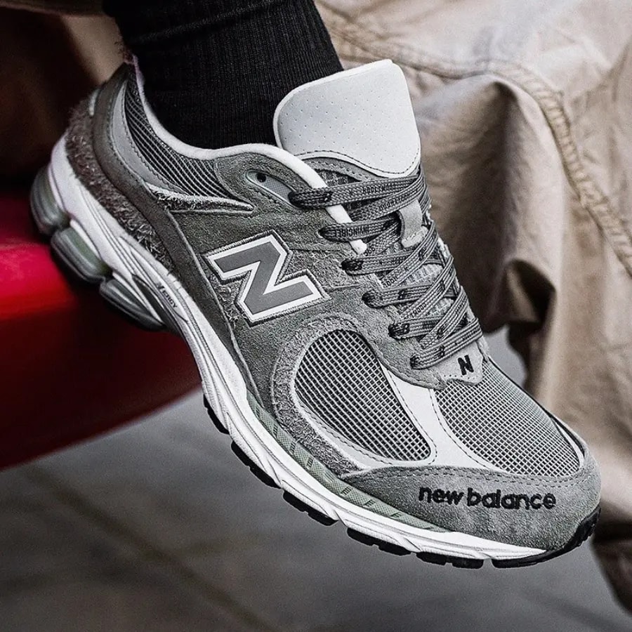 Giày New Balance INVINCIBLE x N.HOOLYWOOD x 2002R 'Grey' ML2002RV — ảnh 4