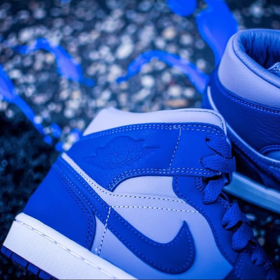 Giày Nike Air Jordan 1 Mid 'Appears In Georgetown Colors' DH7821-500 — ảnh 5