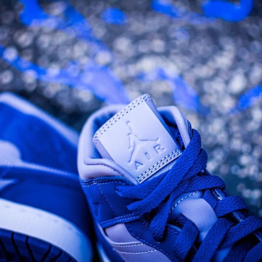 Giày Nike Air Jordan 1 Mid 'Appears In Georgetown Colors' DH7821-500 — ảnh 3