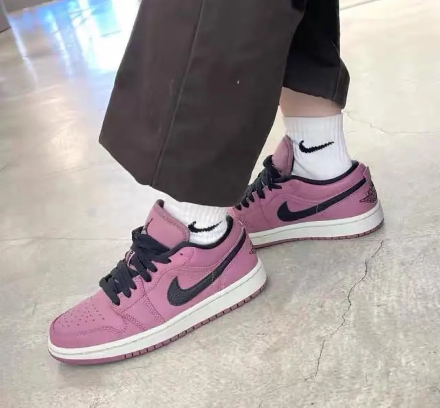 Giày Nike Wmns Air Jordan 1 Low SE 'Light Mulberry' DC7268-500 — ảnh 2