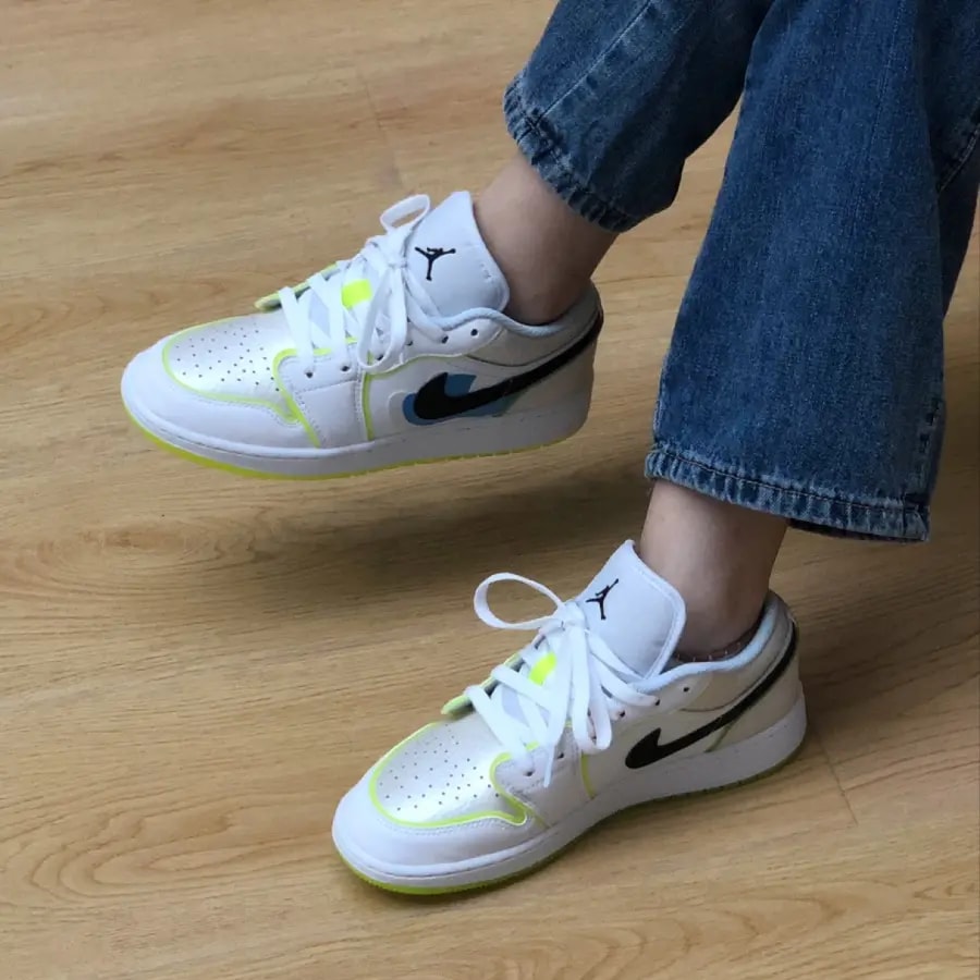 Giày Nike Air Jordan 1 Low SE GS 'Warped Swoosh' DV1324-117 — ảnh 2