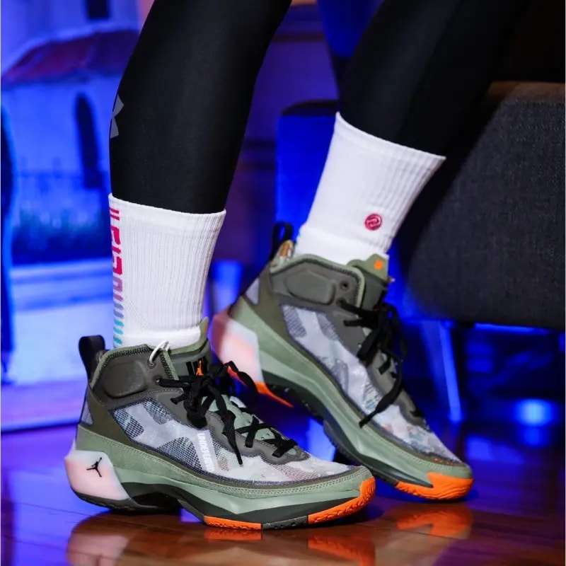 Giày Nike Air Jordan 37 x Undefeated SP 'Flight Jacket' DV6255-300 — ảnh 2